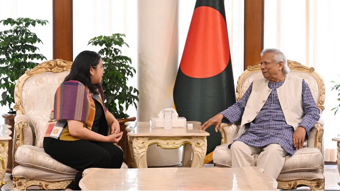 প্রধান উপদেষ্টার সঙ্গে ফিলিপাইনের রাষ্ট্রদূতের সাক্ষাৎ